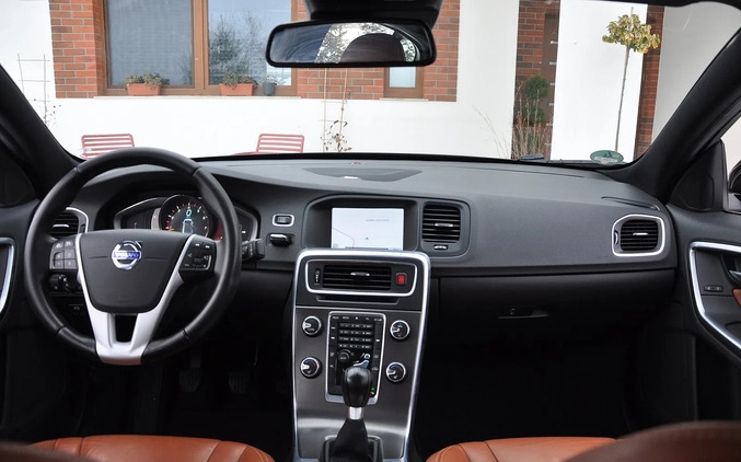 Volvo S60 cena 47800 przebieg: 207000, rok produkcji 2014 z Starachowice małe 529